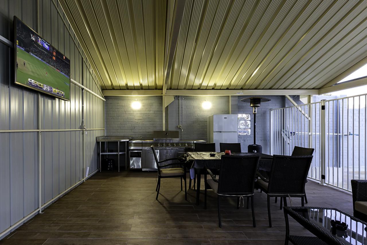 Oasis Motel Cobar Εξωτερικό φωτογραφία